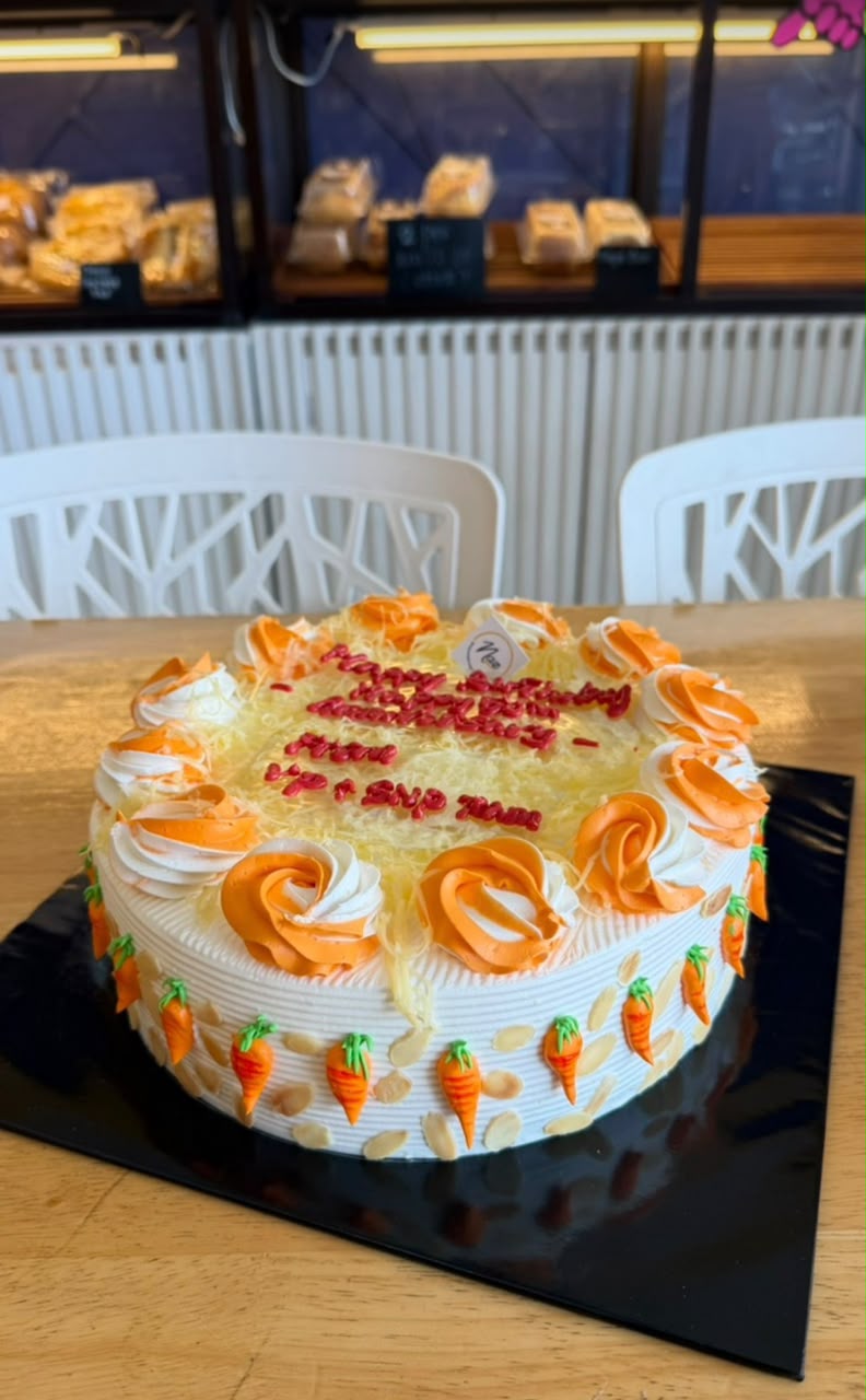 Carrot Cheese Cake 8 inch